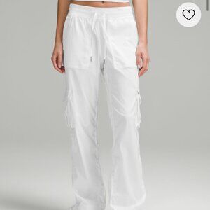 Lululemon Dance Studio Relaxed Fit Mid-Rise Cargo Pant WHITE Size Small Like New